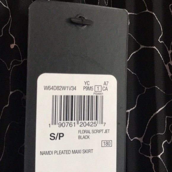 Guess Pleated Maxi - Picture 3 of 5